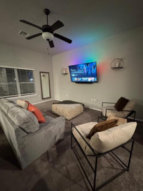 Cozy & Spacious Retreat